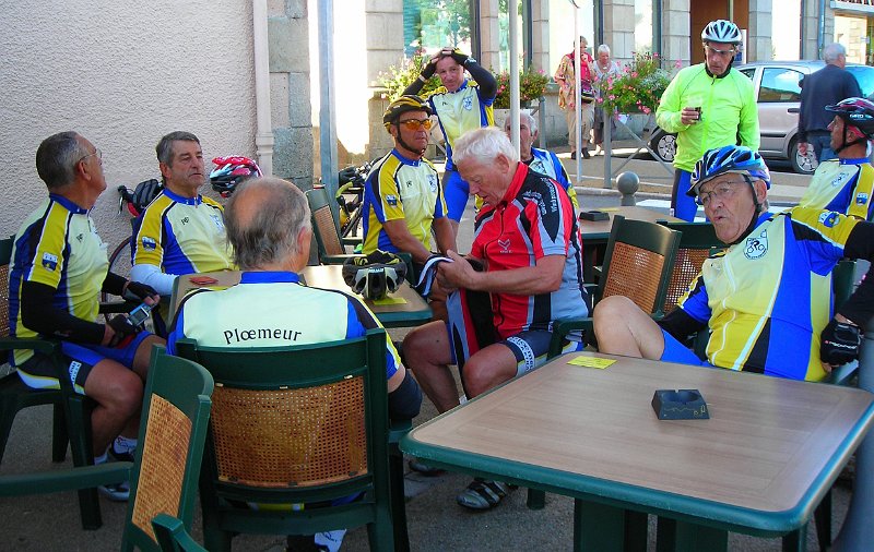 2010-09-02 02 Trevignon Cafe a Bannalec.JPG